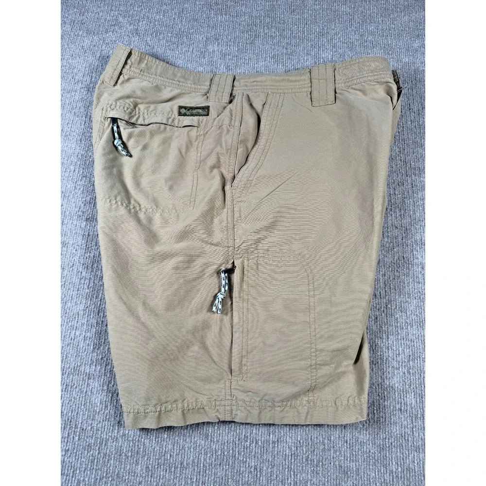Columbia Cargo Shorts Mens 36x9.5  Relaxed Fit Cotton Beige Outdoor Beach Summer